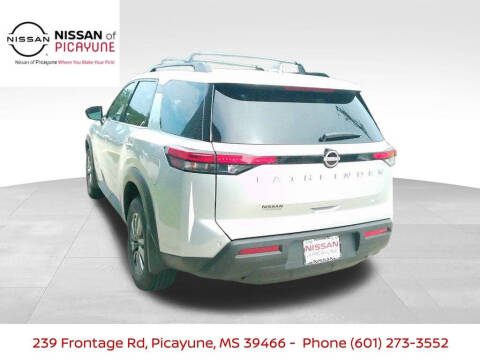 2025 Nissan Pathfinder SV