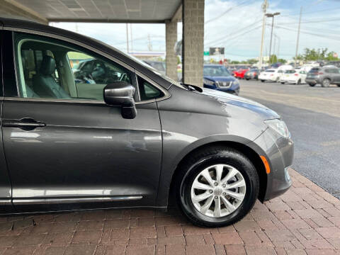 2019 Chrysler Pacifica Touring L