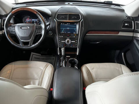 2017 Ford Explorer Platinum