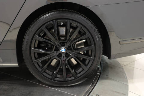 2022 BMW 7 Series M760i xDrive