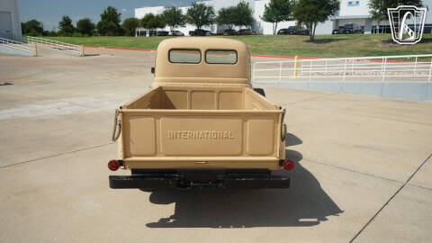 1951 International L 110