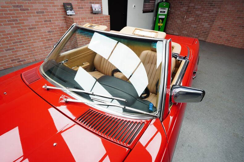 1986 Mercedes-Benz 560-Class 560 SL