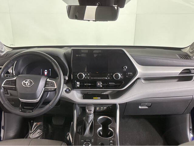 2023 Toyota Highlander Platinum