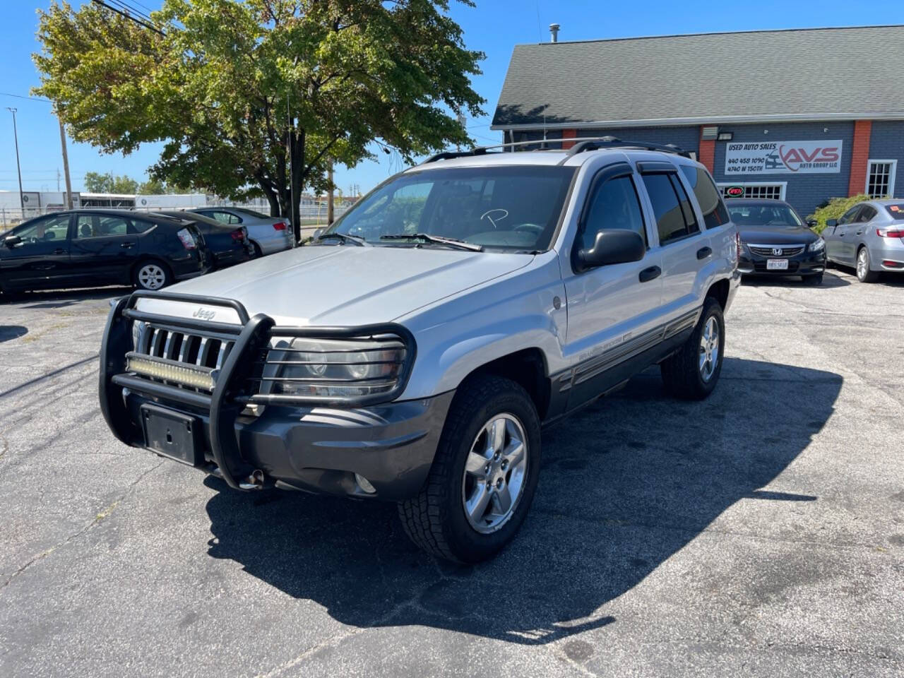 2004 Jeep Grand Cherokee for sale at AVS AUTO GROUP LLC in CLEVELAND, OH