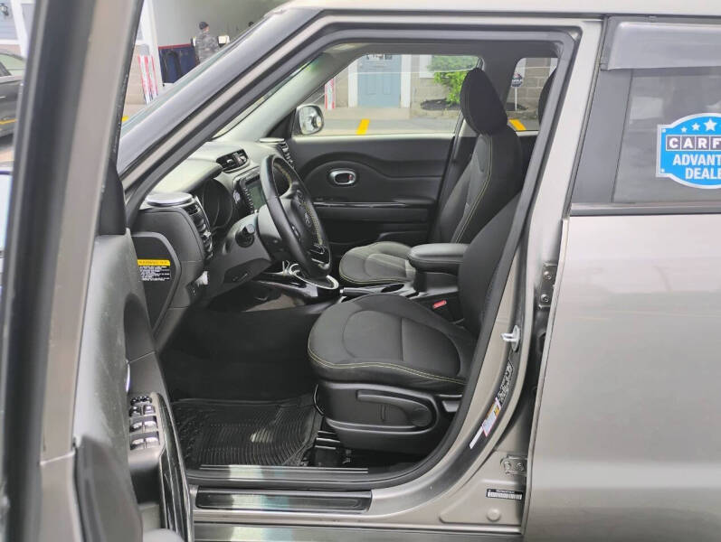 2016 Kia Soul +