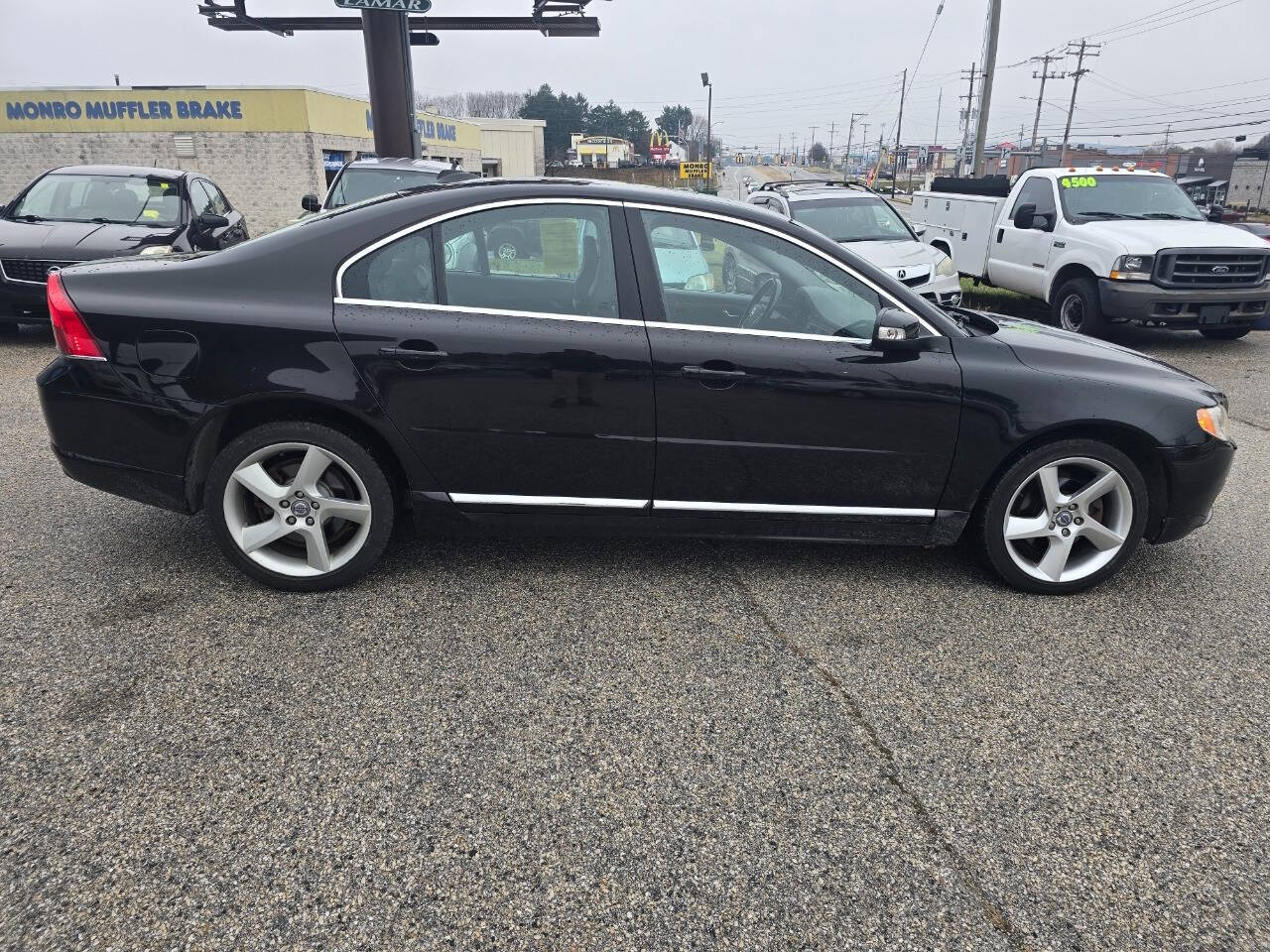 2010 Volvo S80 for sale at QUEENSGATE AUTO SALES in York, PA