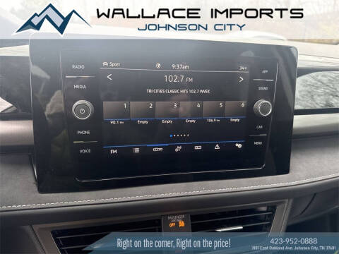 2026 Volkswagen Taos SE Black 4Motion