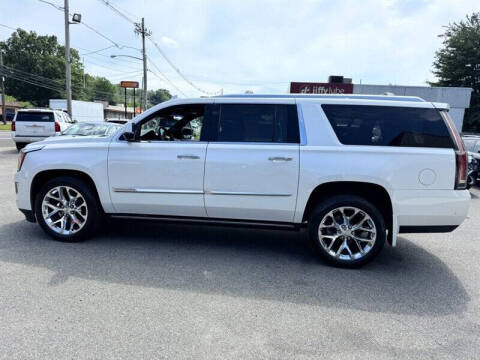 2017 Cadillac Escalade ESV Platinum