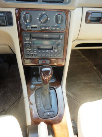 2004 Volvo C70 LPT