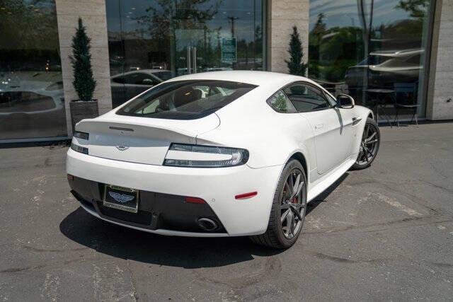 2015 Aston Martin V8 Vantage 42