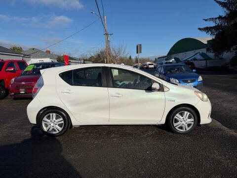 2013 Toyota Prius c Two