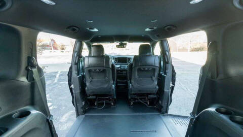 2022 Chrysler Pacifica Touring L