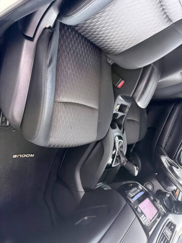 2018 Nissan Rogue SV