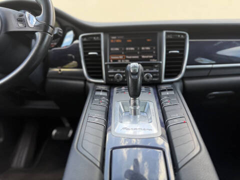 2011 Porsche Panamera 4