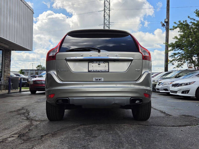 2016 Volvo XC60 T5 Drive-E Platinum