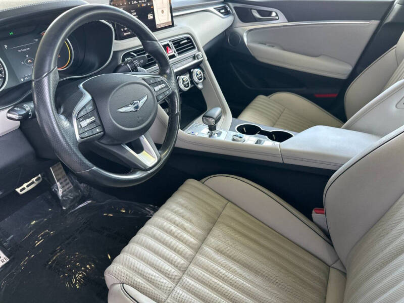 2023 Genesis G70