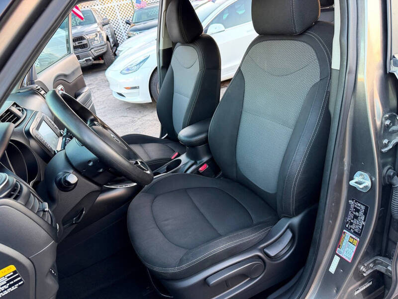 2019 Kia Soul +