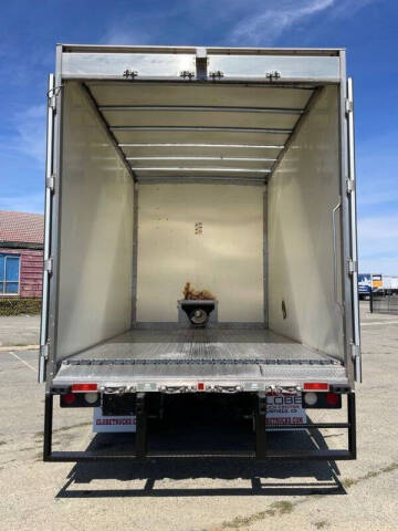 2016 Freightliner M2 106