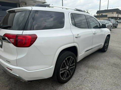 2017 GMC Acadia Denali