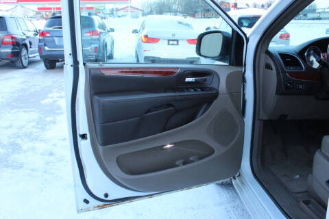 2014 Chrysler Town and Country Touring