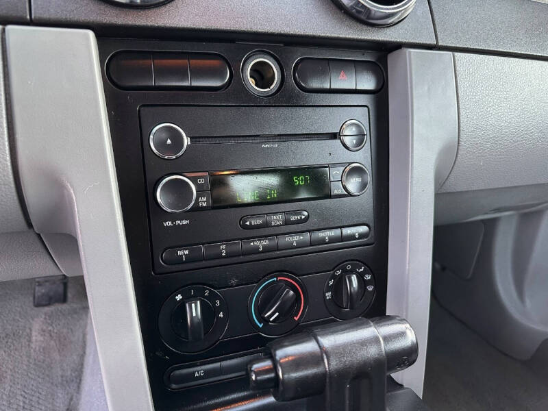 2009 Ford Mustang V6 Deluxe