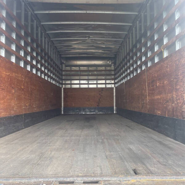 2007 Freightliner M2 106