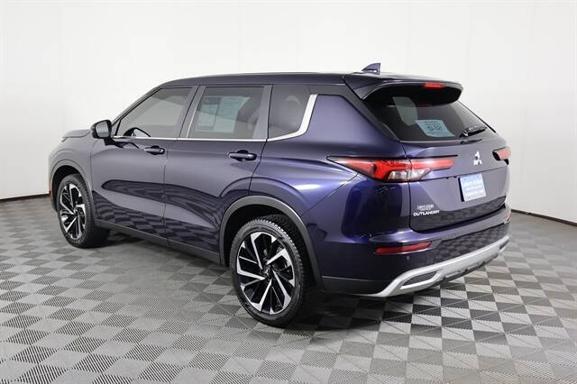 2023 Mitsubishi Outlander SE