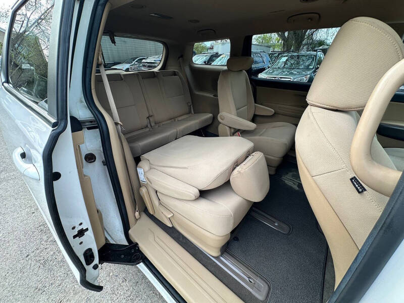 2015 Kia Sedona LX