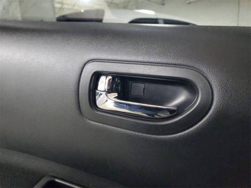 2011 Nissan Rogue S Krom