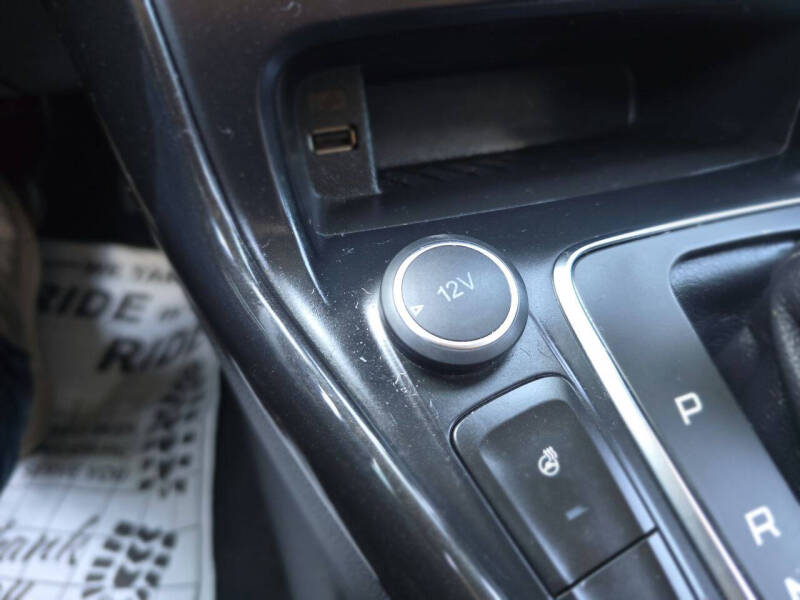 2017 Ford Focus Titanium