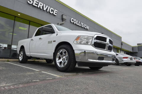 2017 RAM 1500 SLT