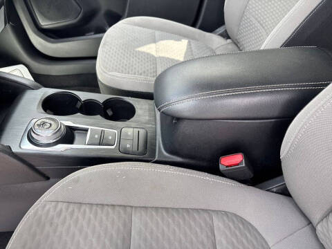 2022 Ford Escape SE