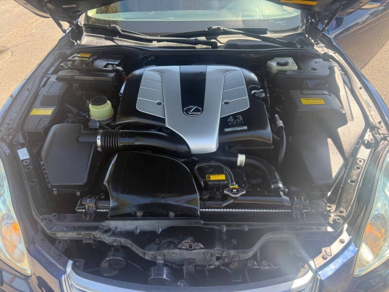 2005 Lexus SC 430