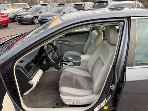 2012 Toyota Camry Hybrid XLE