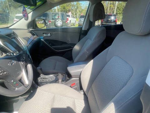 2017 Hyundai Santa Fe SE