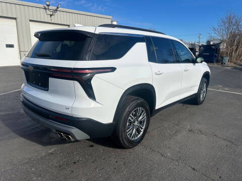 2024 Chevrolet Traverse LT