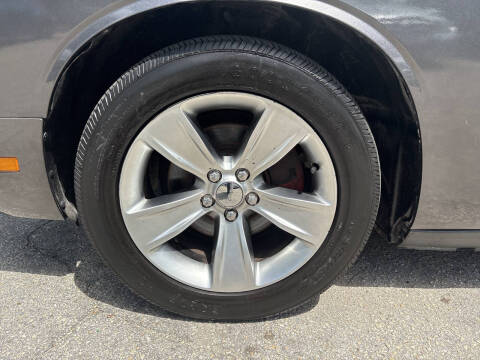 2014 Dodge Challenger SXT