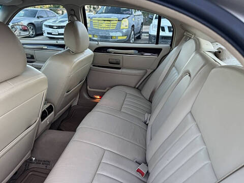 2007 Lincoln Town Car Signature