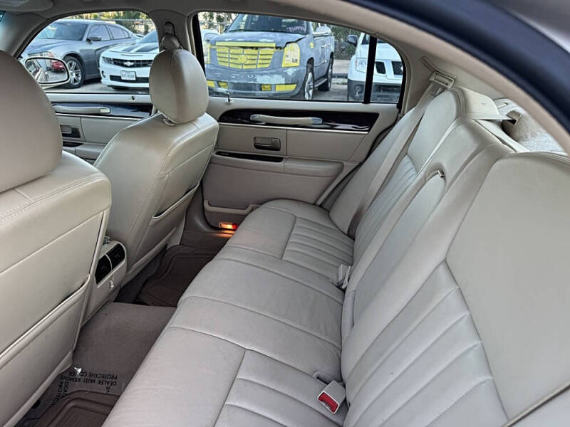 2007 Lincoln Town Car Signature