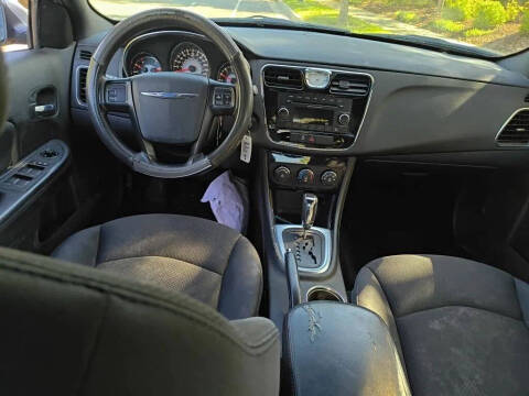 2014 Chrysler 200 LX