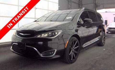 2017 Chrysler Pacifica Touring-L Plus Photo