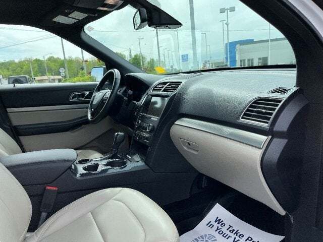 2019 Ford Explorer 19
