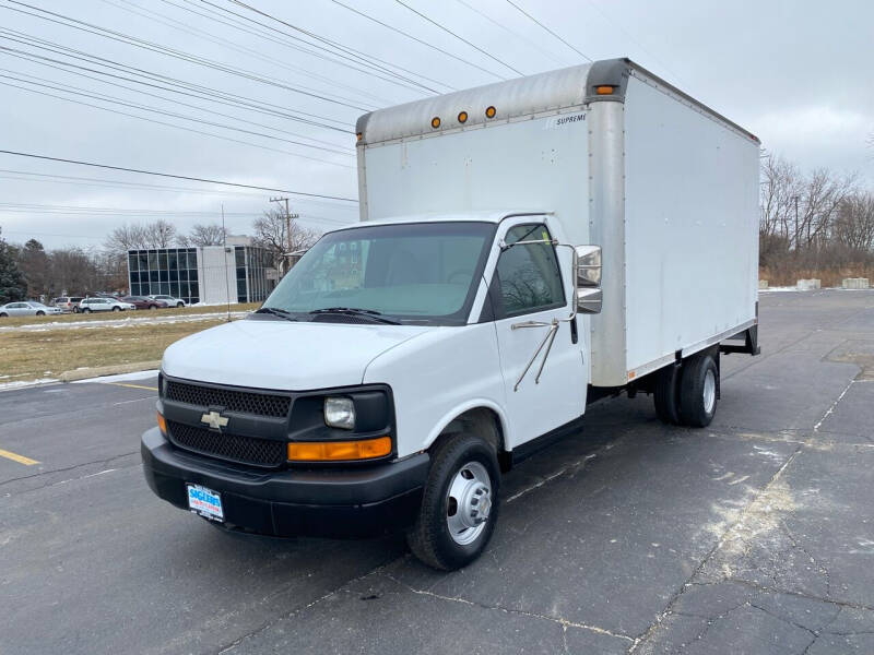 2004 Chevrolet Express Cutaway for sale at Siglers Auto Center in Skokie IL