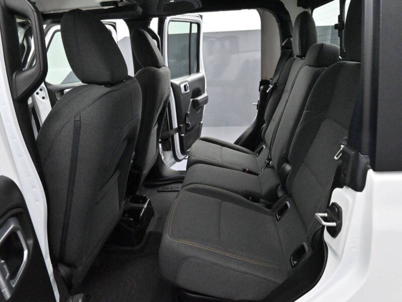 2024 Jeep Gladiator Sport