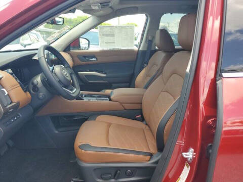 2025 Nissan Pathfinder Platinum