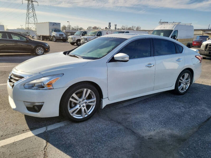 2014 Nissan Altima SV's photo