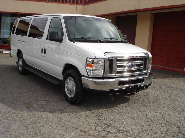 2009 Ford E-Series E-350 SD XLT