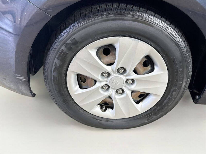 2017 Kia Forte5 LX