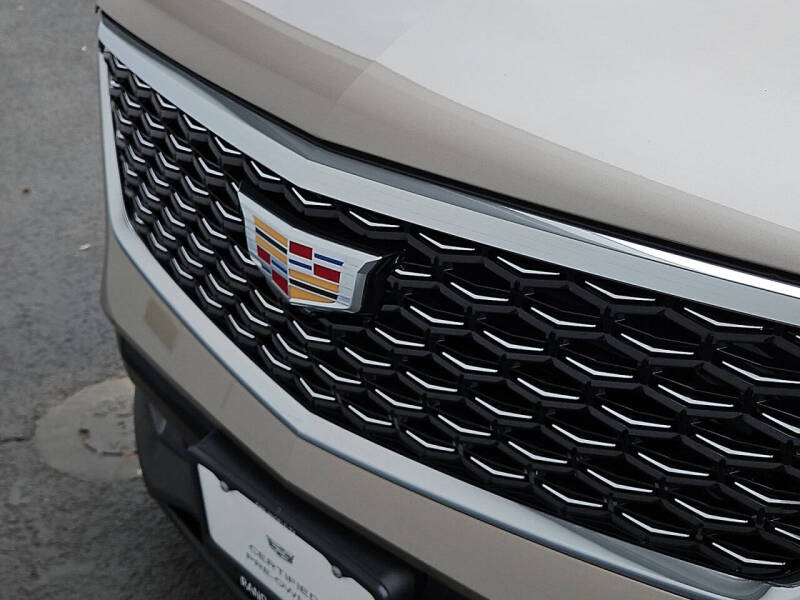 2025 Cadillac XT4 Premium Luxury