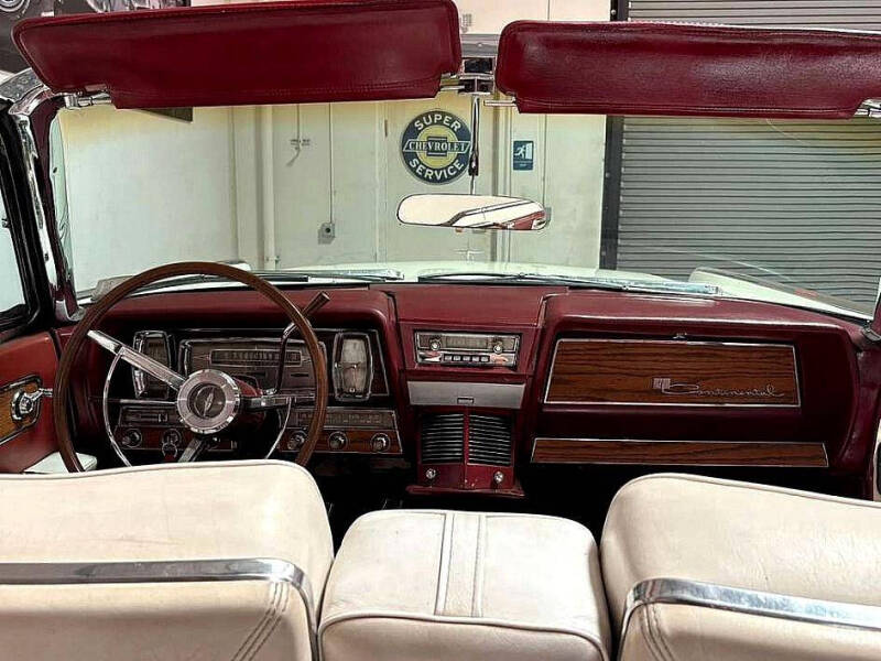 1961 Lincoln Continental